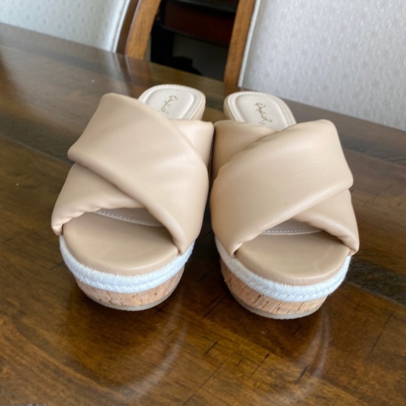 Qupid Shoes - Picture 2 of 8